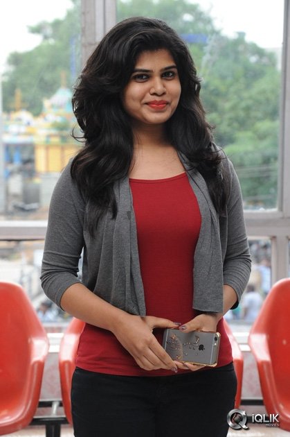 Alekhya-at-Srimanthudu-Movie-Hungama